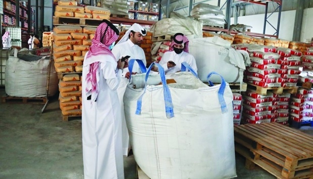 These inspection campaigns are part of MoCI's efforts to monitor markets and commercial activities across Qatar, and control prices, as well as detect abuses and commodities that are falsified, counterfeit or non-conforming to standard specifications.