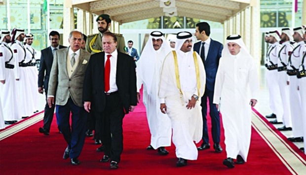 Pakistan Prime Minister Nawaz Sharif being seen off from Doha by HE the Minister of Energy and Indus