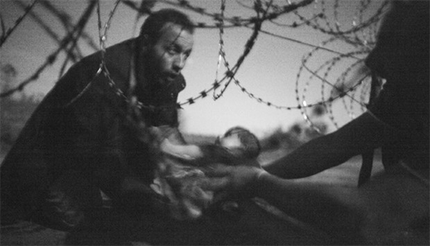 This photo by Warren Richardson wins  World Press Photo of the Year