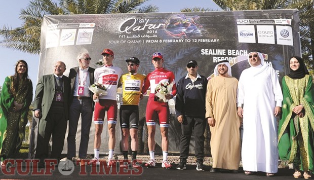 UCI president Brian Cookson (third left) with QOC secretary general Dr Thani al-Kuwari (fourth right) and QCF president Sheikh Khalid bin Ali al-Thani (second right) after the second stage of Tour of Qatar yesterday. PICTURE: Jayaram