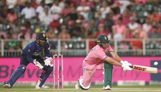 South Africa captain AB de Villiers hits out during his unbeaten 60 yesterday. (Reuters)