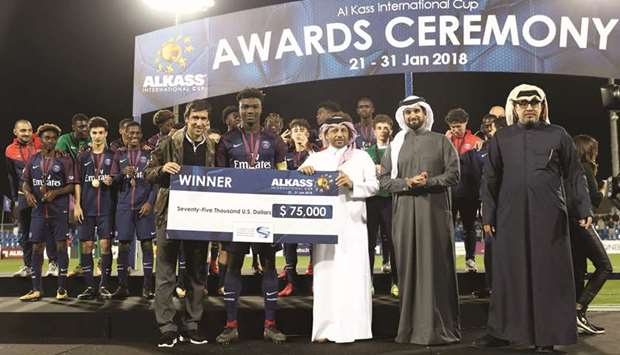 Former Al Sadd and Real Madrid star Raul Gonzalez (left) presented the medals to the winners in the presence of Qatar Football Association secretary-general Mansoor al-Ansari and other officials yesterday. PICTURES: Jayaram