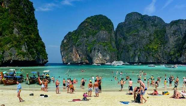 Thailand bans smoking, littering at popular beaches