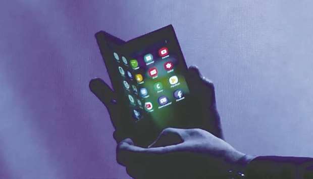 Samsung is opening three US retail stores to promote its Galaxy line of smartphones. The move ramps up the firmu2019s efforts to compete on the home turf of Apple, which has hundreds of retail outlets in the US and around the world.