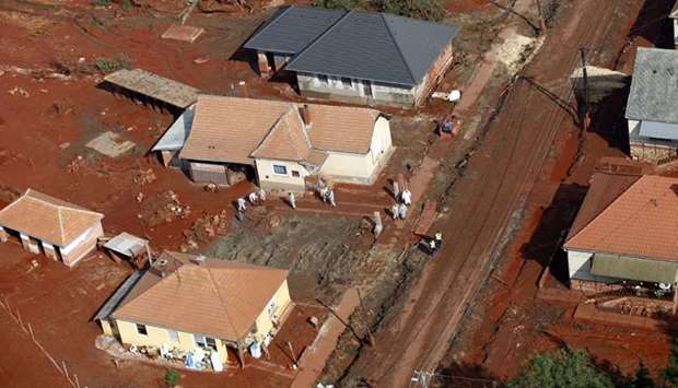 Aftermath of the burst of the holding reservoir of the MAL alumina plant