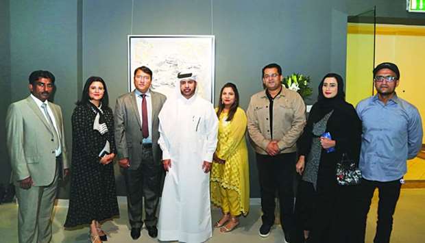 A group of artists with Dr Khalid bin Ibrahim al-Sulaiti.