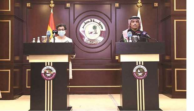 HE the Deputy Prime Minister and Minister of Foreign Affairs Sheikh Mohamed bin Abdulrahman al-Thani and Minister for Foreign Affairs, European Union and Co-operation of Spain Arancha Gonzalez Laya holding a joint press conference in Doha yesterday.