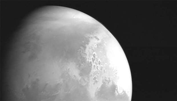 China's Mars probe sends back video of Red Planet