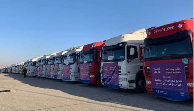 The 78 trucks loaded with various winter relief aid include residential caravans, tents, mattresses, blankets, food baskets, and personal hygiene kits, in addition to providing flour for the production and distribution of 5 million bundles of bread.