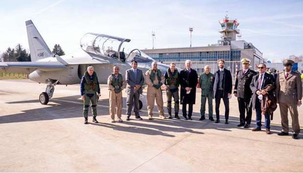 Defence minister visits Leonardo pilot training facilityrnrn