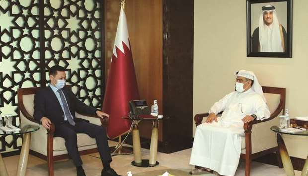 Al-Kuwari meets with Kazakhstan minister Aidarov