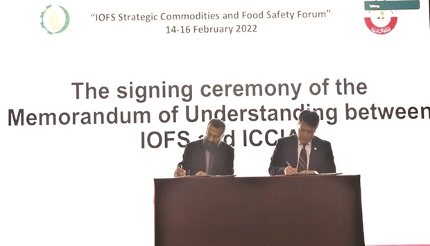 The MoU was signed by Secretary-General of ICCIA Yousef Hasan Khalawi and Director-General of IOFS Yerlan Baidaulet.