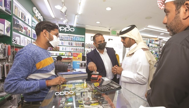 Ooredoo chief commercial officer Sheikh Nasser bin Hamad bin Nasser al-Thani has conducted a tour of the telcou2019s mass-market retailers in a relationship-building exercise.