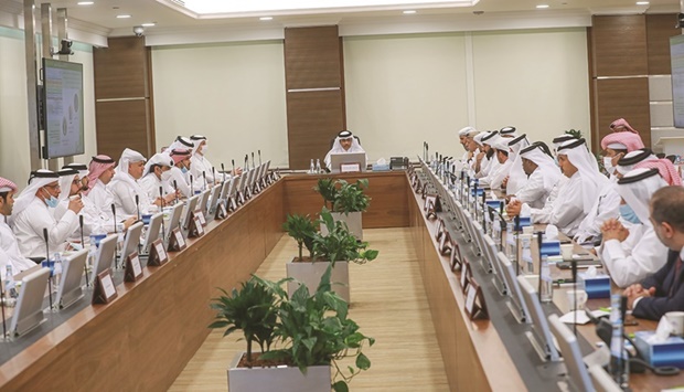 The meeting discussed a detailed presentation of the corporate planning cycle for 2022.