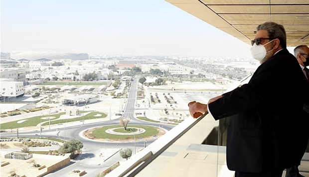 The visiting PM was briefed on QF's fields of work, vision, and the educational, research, and development system that characterizes it.