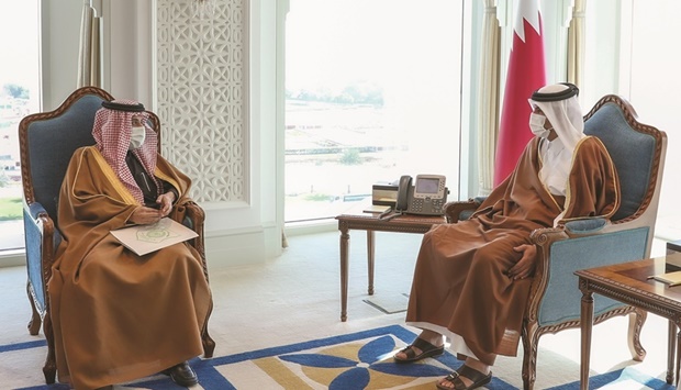 HE the Prime Minister and Minister of Interior Sheikh Khalid bin Khalifa bin Abdulaziz al-Thani met Sunday with Secretary-General of the Council of Arab Interior Ministers Dr Muhammad bin Ali Koman, on the occasion of his visit to the country.