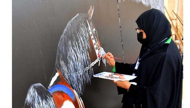 As many as 21 artists have participated in the exhibition with 106 paintings that celebrate the beauty of purebred Arabian horses, highlighting their position in Arab heritage from different creative angles and by using various art methods.