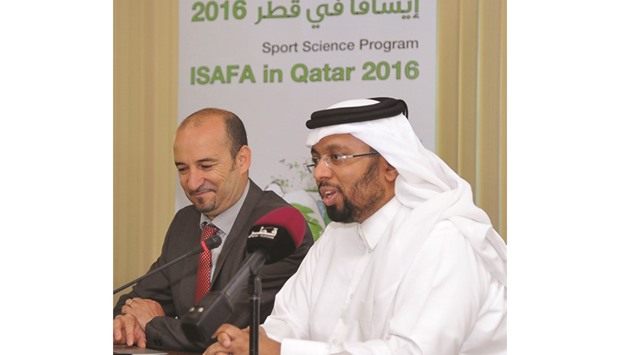 Dr Khalifa al-Hazaa (right) announcing the Isafa event as Dr Monu00e8m Jemni looks on.
