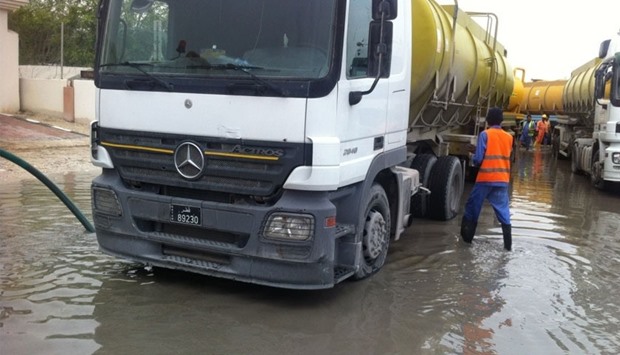 Ashghal deployed suction tankers to different parts of Qatar to remove accumulated water.