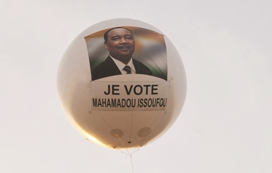 A balloon promoting Issoufou.