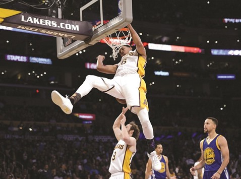 Jordan Clarkson of the Los Angeles Lakers dunks against the Golden State Warriors during the second half of the NBA game at Staples Center in Los Angeles, California. (Getty Images/AFP)
