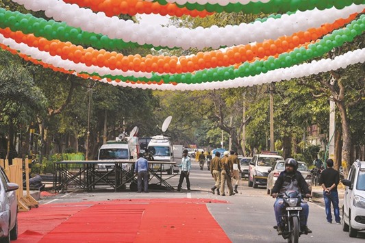 Red carpet and decorative balloons are seen outside the residence of Delhi Chief Minister Arvind Kejriwal in New Delhi yesterday. The AAP had made elaborate arrangements to celebrate confident of coming to power in Punjab and emerging as a major player in Goa. However, the party fared badly in both states.