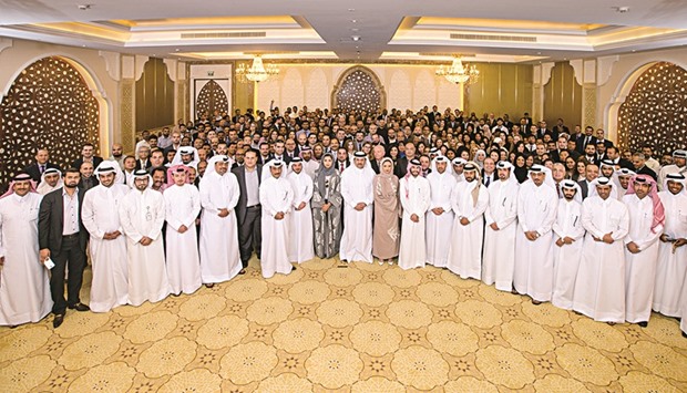 Awardees with al-Othman among other senior UDC executives.