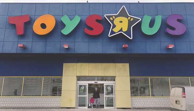 A Toys u2018Ru2019 Us store in Toronto, Canada. The firm is holding discussions to offload its 85% stake in the Asian venture to Hong Kongu2019s billionaire Fung brothers, who own the remainder of the unit.