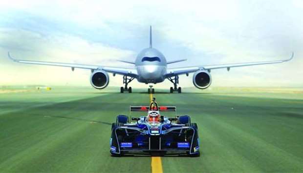 The exclusive video shows a head-to-head race between the Formula E Spark SRT-01E race car and the airlineu2019s latest generation Boeing 787 Dreamliner and Airbus A350 aircraft.