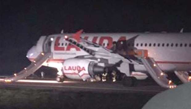 Eight hurt in aborted take-off of Laudamotion flight to Vienna