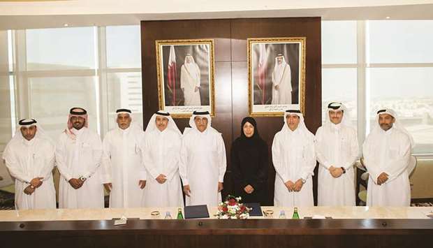 HE the Minister of Public Health Dr Hanan Mohamed al-Kuwari and Ooredoo Group chairman HE Sheikh Abdulla bin Mohamed bin Saud al-Thani with MoPH and Ooredoo officials.