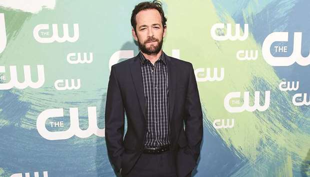IDOL: Luke Perry became a teen idol for playing Dylan McKay on the TV series Beverly Hills, 90210 from 1990 to 1995, and again from 1998 to 2000.
