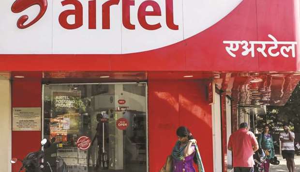 As competition mounts, Singapore Telecommunications will buy roughly $525mn worth Bharti Airtel stock as part of its Indian telecom partneru2019s plan to raise $4.6bn through shares and bonds.
