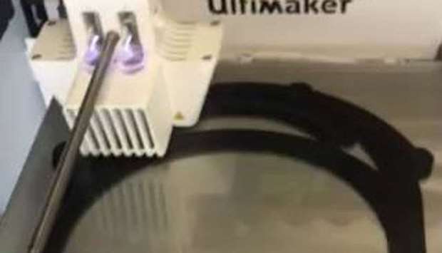 Tech volunteers use 3D printers to make crucial virus masks