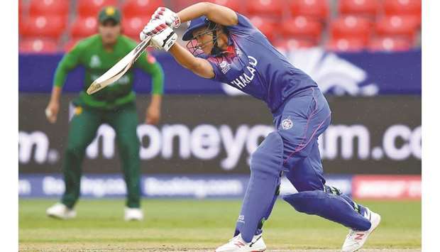 Thailandu2019s Natthakan Chantam plays a shot during the T20 womenu2019s World Cup match against Pakistan in Sydney yesterday. (AFP)