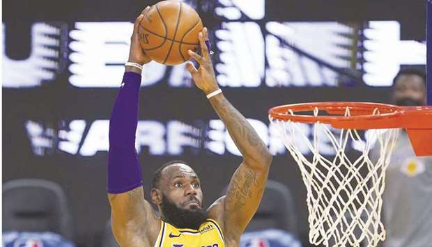 LeBron James of the Los Angeles Lakers goes up for a slam dunk against the Golden State Warriors during the first half of an NBA basketball game at Chase Center in San Francisco, California. (Getty Images/AFP)