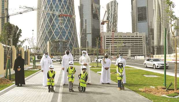  The Supervisory Committee of Beautification of Roads and Public Places in Qatar, Ministry of Justice (MoJ) and Qatar Fuel (Woqod) have planted trees in the West bay area as part of the 'Qatar Beautification and Our Kids Planting Trees' campaign to plant 1mn trees in the country, the Public Works Authority (Ashghal) said in a tweet. 