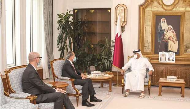 During the meeting, they reviewed areas of co-operation between Qatar and Societe Generale and ways to enhance them.