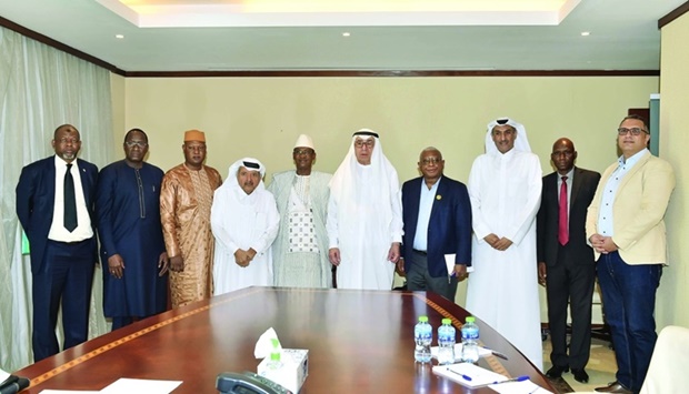 The meeting with Shugel Maiga, the Prime Minister of the Republic of Mali, was held in the presence of QBA Chairman HE Sheikh Faisal bin Qassim al-Thani and QBA first deputy chairman Hussain Alfardan, as well as QBA board member Saud al-Mana and other dignitaries.