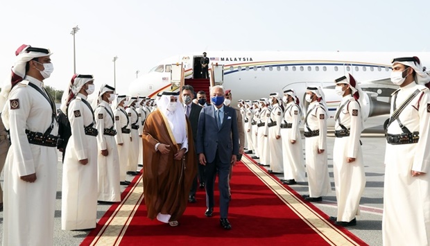 The Prime Minister of Malaysia Ismail Sabri Yaakob being welcomed upon arrival at Doha International Airport by HE the Minister of Municipality Dr. Abdullah bin Abdulaziz