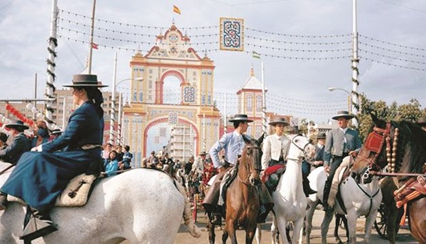 By day the fair is filled with horsewomen, riders and richly festooned carriages.