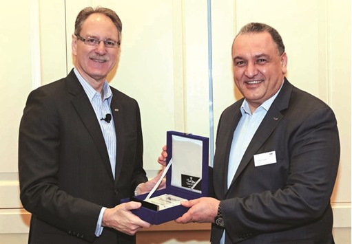 Johan de Nysschen with Mahmoud Skhiri.