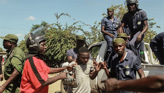 Zambian Police apprehend an alleged looters