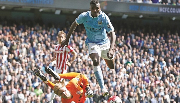 Kelechi Iheanacho rounds Stokeu2019s Jakob Haugaard to score the fourth goal for Manchester City during their English Premier League match yesterday.