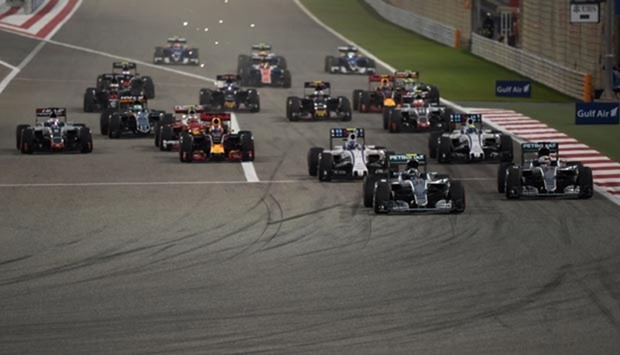 Mercedes AMG Petronas F1 Team's German driver Nico Rosberg (second right) leads at the start of the Bahrain Formula One Grand Prix at the Sakhir circuit in Manama on Sunday.