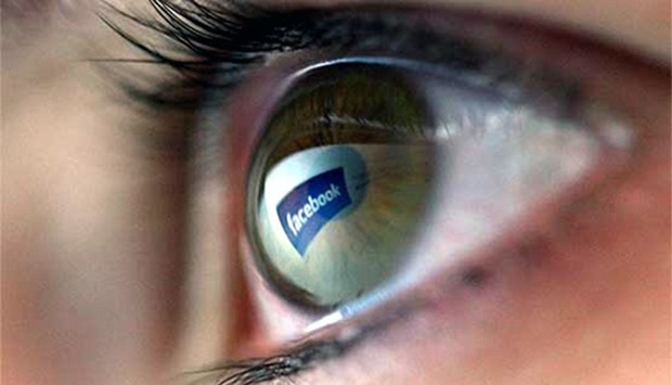 Facebook tests tech to help blind people enjoy photos