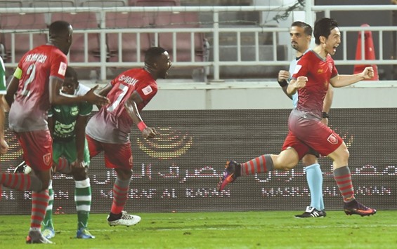 Lekhwiyau2019s Ismael Mohamed and teammate Nam Tae Hee (right) were among four players from Djamel Belmadiu2019s team to make it to the Team of the Week. PICTURE: Noushad Thekkayil