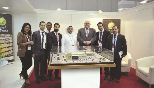 Al Meera officials during Moushtarayat 2017.
