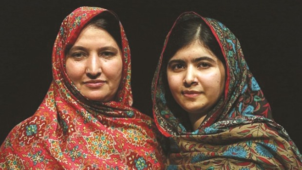 Toor Pekai Yousafzai with her daughter Malala.