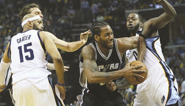 San Antonio Spurs forward Kawhi Leonard (C) in action during game six of the first round of the 2017 NBA Playoffs at FedExForum.